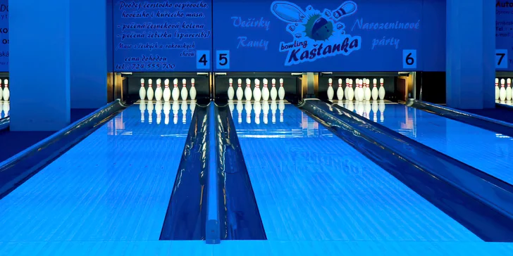 Zábava až pro 5 osob: 1 hodina bowlingu na profesionální dráze a k tomu třeba i 1 kg žeber