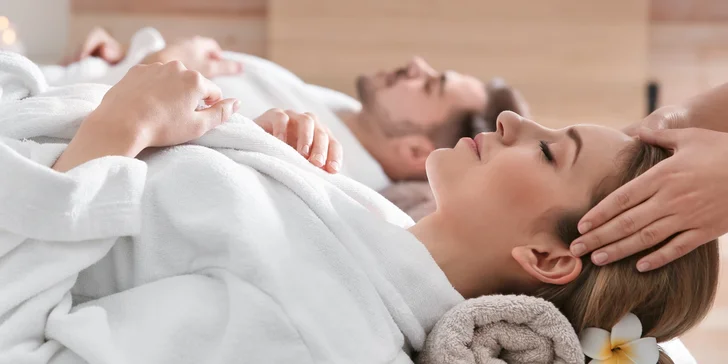 Relaxace pro páry v Thajském ráji: tradiční thajská nebo olejová masáž