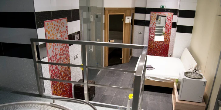 90–120 min. v soukromé VIP wellness zóně pro pár: vířivka i finská sauna