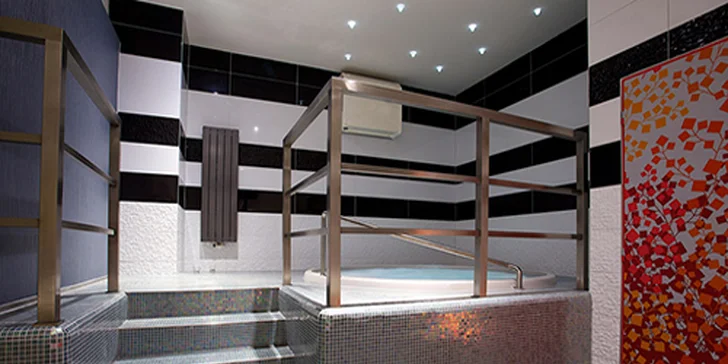 60 nebo 120 minut v soukromé VIP wellness zóně pro pár: vířivka i finská sauna