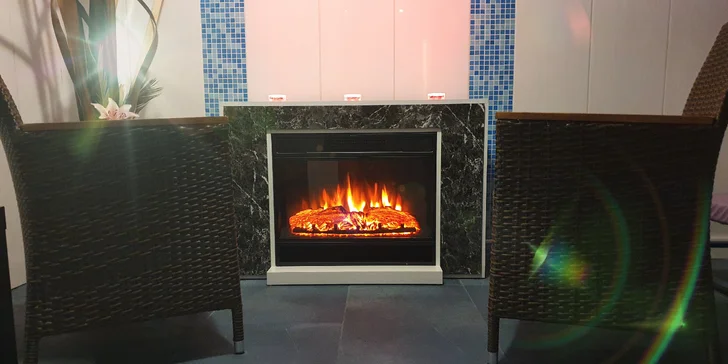 Až 115 minut něžného soukromí: vířivka, sauna i 2 skleničky vína