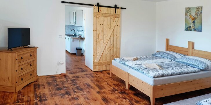 Pohodový pobyt v nově zrekonstruované chalupě na Šumavě: vybavený apartmán až pro 6 osob