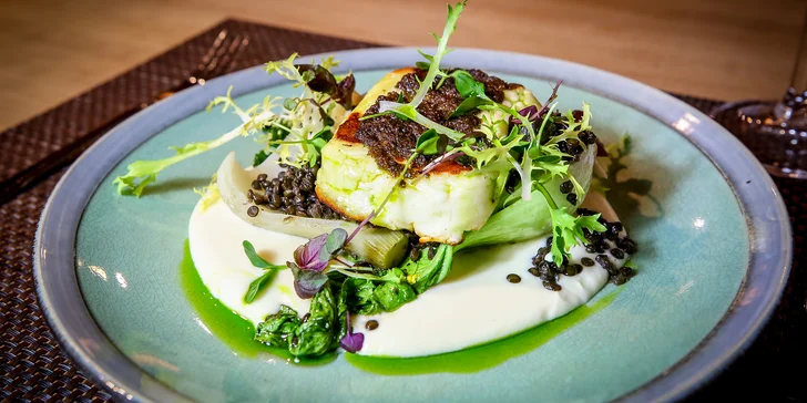 Čtyřchodové menu i s vínem a kávou v restauraci La Cave pro 1 či 2 osoby