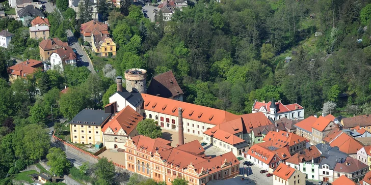 Čtyřchodové menu i s vínem a kávou v restauraci La Cave pro 1 či 2 osoby