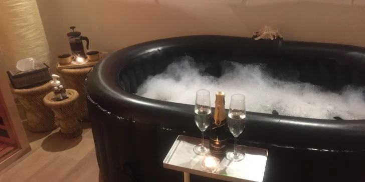 70–180 minut v privátní infrasauně a vířívce pro dva: relaxační hudba a aromaterapie
