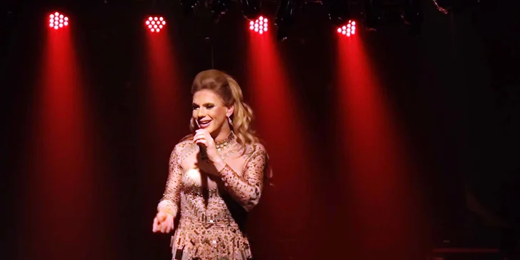 Vstupenka na 3hodinovou travesti show s Golden Cats: Zdiby a Město Touškov