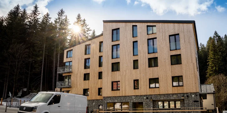 Jarní pobyt v Peci pod Sněžkou: designový 4* hotel se snídaní a slevou do restaurace