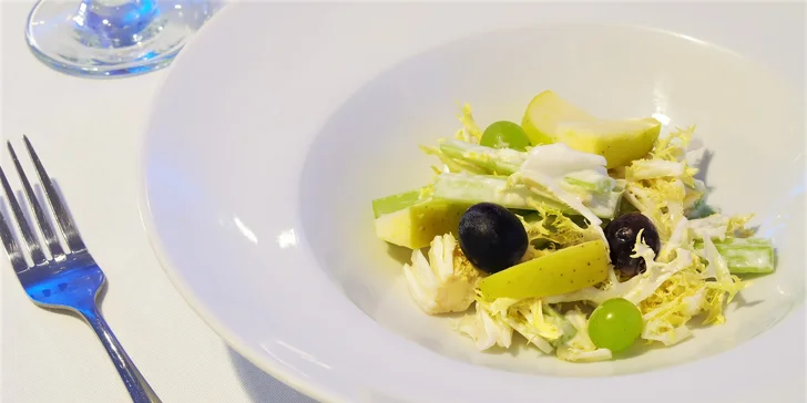 Degustační menu o 8 chodech pro pár: vepřová panenka, kančí líčka i kachní prsa