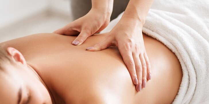 Čokoládová nebo medová masáž včetně zábalu a peelingu či Breussova masáž: 1–5 vstupů