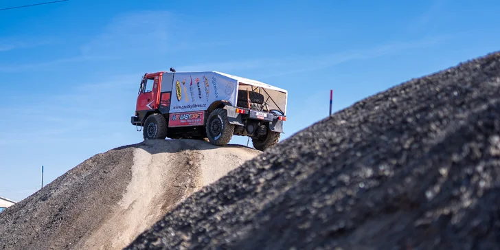 15–60 minut adrenalinová jízda s Dakarským speciálem Tatra 815 4x4