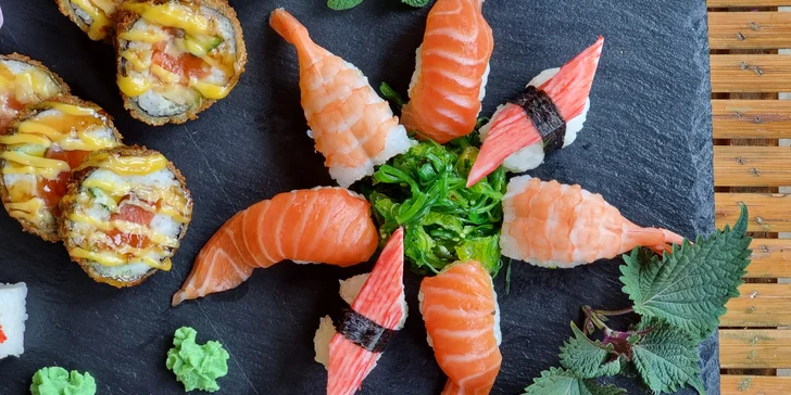 Pestré sety až 64 ks sushi s rybami i zeleninou a k tomu kimchi
