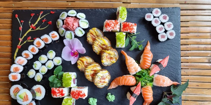 Pestré sety až 64 ks sushi s rybami i zeleninou a k tomu kimchi