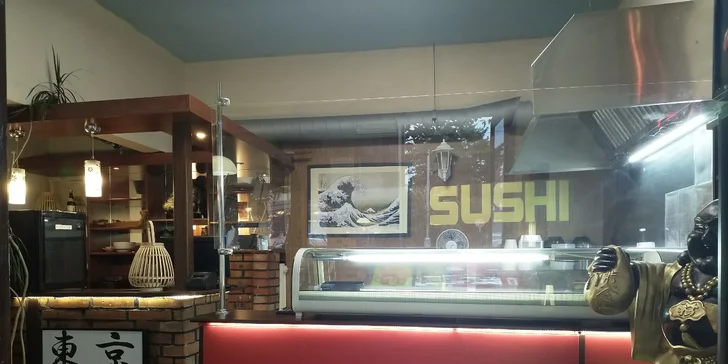 Pestré sushi sety s sebou: 12 nebo až 71 kousků i s polévkou a salátem