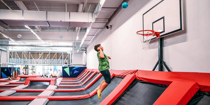 1 nebo 2 hodiny skákání v Jump Academy Olomouc: trampolíny, ninja dráha, parkour zóna i 9D kino