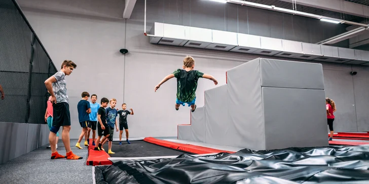 Vstupy nebo permanentky do Jump Academy Olomouc: trampolíny, ninja dráha, parkour zóna i 9D kino