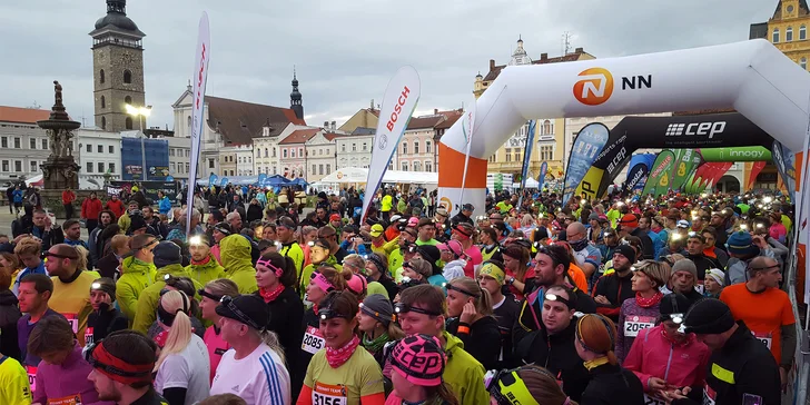 Night Run ve městě dle výběru: startovné na jeden z nej nočních běhů i občerstvení na trase