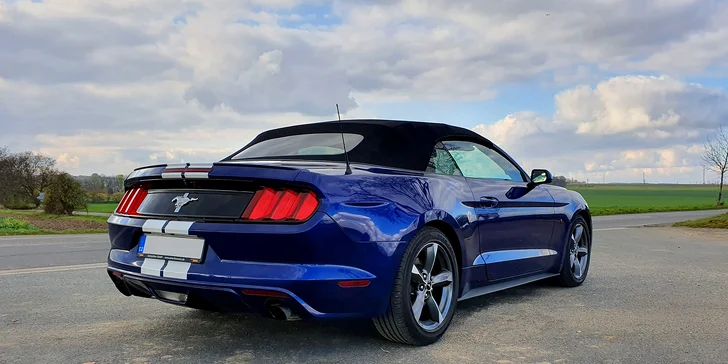 Nadupaný Ford Mustang Cabrio: zapůjčení na 15–60 min., 6 nebo 12 hodin i celý den