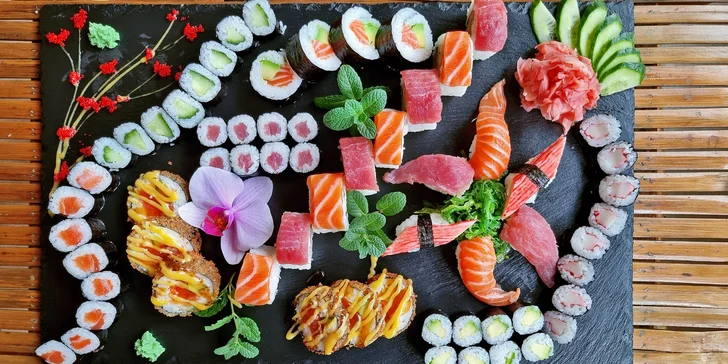 Pestré sety až 64 ks sushi s rybami i zeleninou a k tomu kimchi