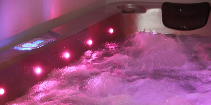 Relaxujte v soukromí: wellness s vířivkou a možností sauny na 60 minut i celou noc
