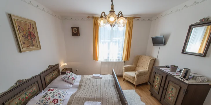 Pobyt se snídaní a relaxací ve střešní vířivce, penzion v klidné části Krumlova