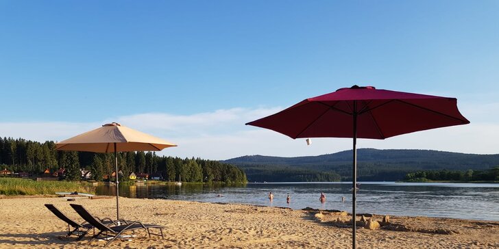 Jarní nebo letní dovolená na Lipně: polopenze, bazén i saunový svět