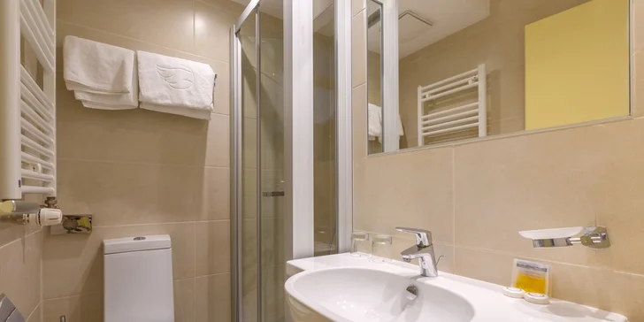 Dovolená na Istrii: hotelu u pláže, bazény, polopenze a dítě do 12 let zdarma