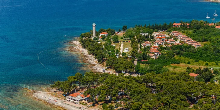 Červnová dovolená na Istrii: ubytování u pláže, bazén, zábava a polopenze s neomezenými nápoji