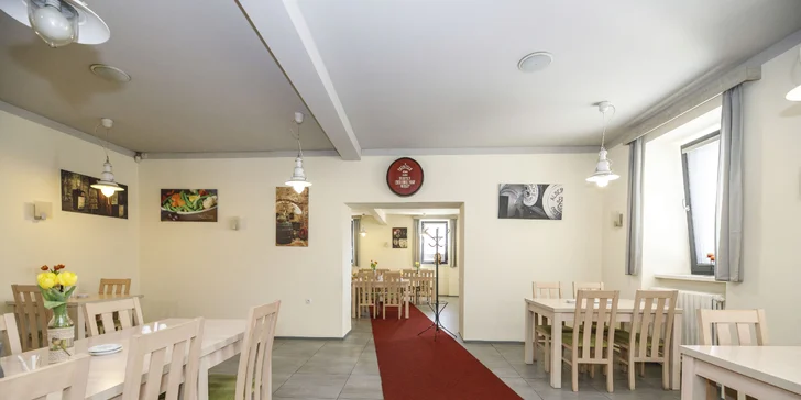 Pobyt se snídaní i degustací vína ve vinném sklepě ve Znojmě