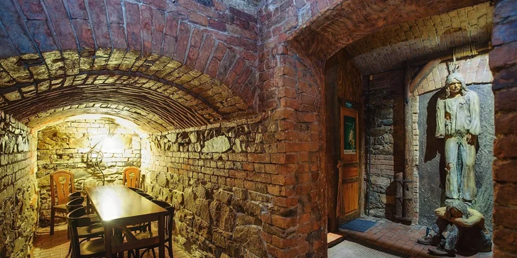 Vampýrův tatarák o váze 250 nebo 500 g a topinky v restauraci Torture