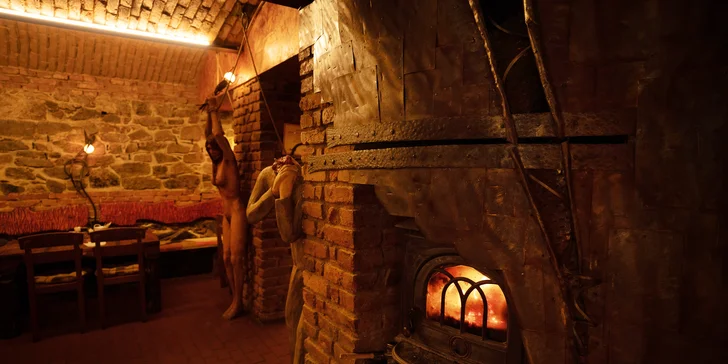 Vampýrův tatarák o váze 250 nebo 500 g a topinky v restauraci Torture