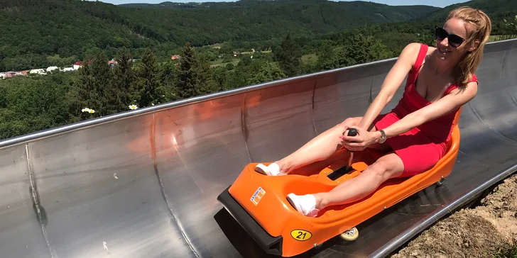 Vzhůru dolů: permanentka na 5 nebo 10 jízd na nejdelší moravské bobové dráze