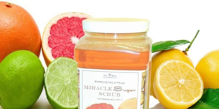 Kombinovaná citrusová SPA pedikúra s masážemi nohou vč. lakování