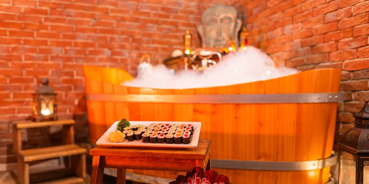 Jasmínová koupel pro pár i s možností sushi setu v Pivních a vinných lázních Stodolní