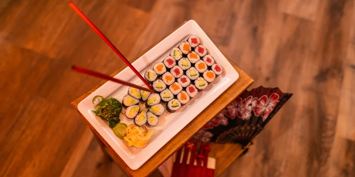 Jasmínová koupel pro pár i s možností sushi setu v Pivních a vinných lázních Stodolní