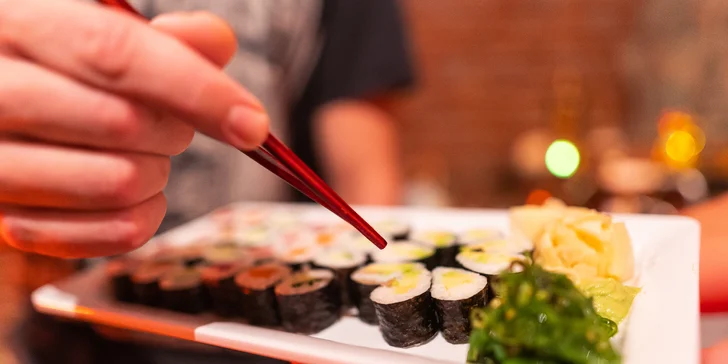 Jasmínová koupel pro pár i s možností sushi setu v Pivních a vinných lázních Stodolní