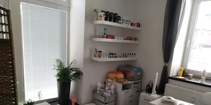Krásné nožky: mokrá pedikúra, gel lak nebo reflexní masáž chodidel