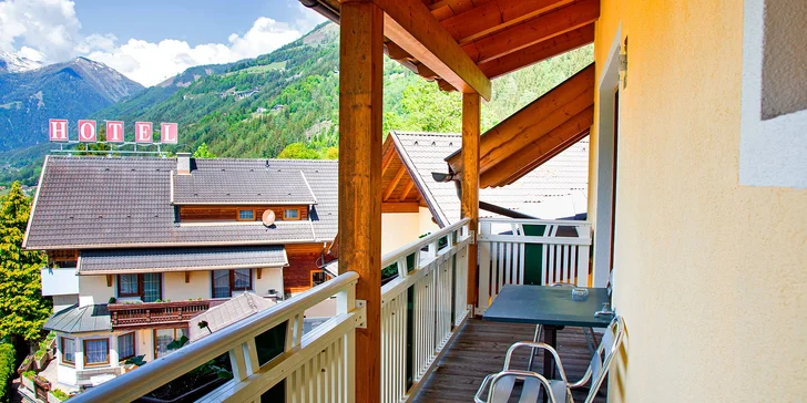 Hotel v Korutanech s výhledem na hory: snídaně, 4chodové večeře, výlety a relax ve wellness