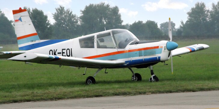 Pilotem letounu Zlín 43 na zkoušku: let pro 1 až 3 osoby i pozemní příprava