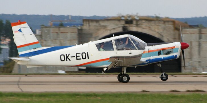 Pilotem letounu Zlín 43 na zkoušku: až pro 3 osoby, pozemní příprava i let