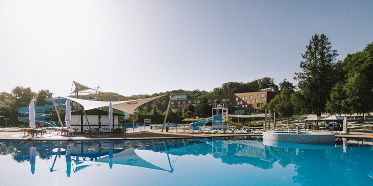 S rodinou do Chorvatska: 4* hotel s polopenzí, termální bazény, aquapark, jóga i děti zdarma