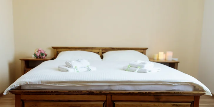 V penzionu jsou dvoulůžkové pokoje a apartmány. 