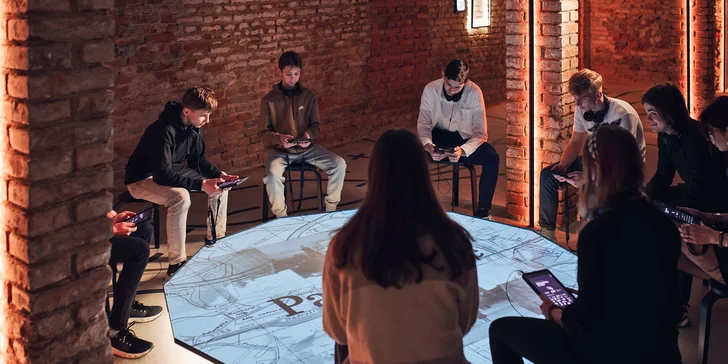 Prohlídka muzea nové generace Paměti národa: unikátní expozice na pomezí hry, filmu a rozšířené reality