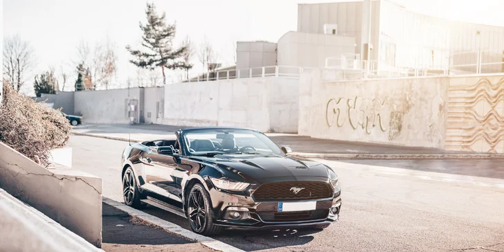 Letní jízda: pronájem Fordu Mustang kabriolet na 12 – 24 hod. nebo rovnou celý víkend