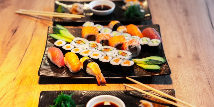 Asie v centru Olomouce: 32 ks sushi s lososem, tuňákem, okurkou i avokádem