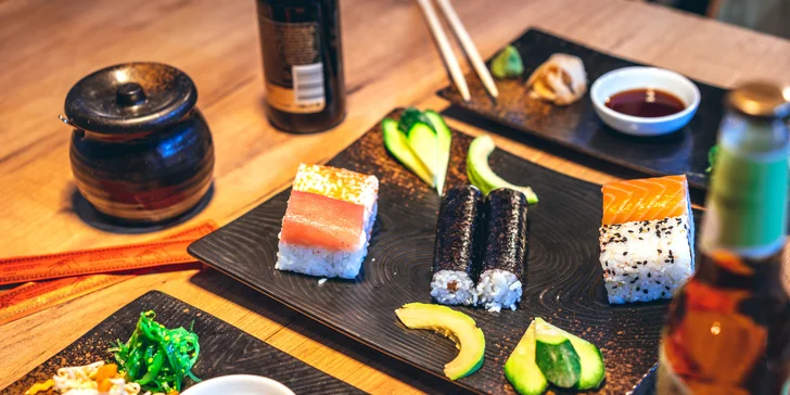 Asie v centru Olomouce: 32 ks sushi s lososem, tuňákem, okurkou i avokádem