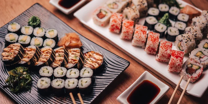 Čtvero sushi menu v centru Olomouce: losos, krevety, krab, okurka i avokádo
