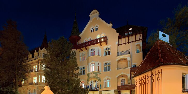 Hotel v Karlových Varech s polopenzí, vstupem do bazénu a wellness