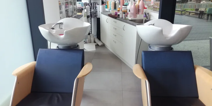 Barber v centru Hradce uvnitř OC Atrium: mytí, střih, foukaná a závěrečný styling vlasů