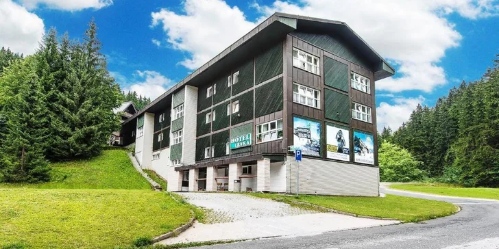 Léto i podzim v Krkonoších: 3–8 dní s polopenzí i jízdenkami na lanovky