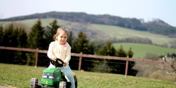 Letní rodinná dovolená: polopenze, animační program i vstup do Farmaparku Soběhrdy